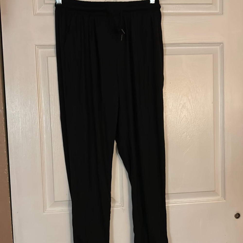 NWOT black joggers